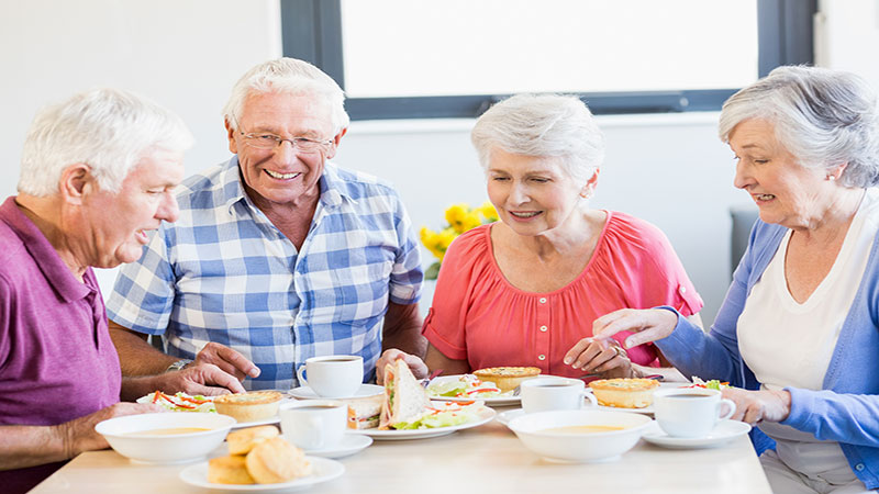 اهمیت تغذیه در افراد سالمند